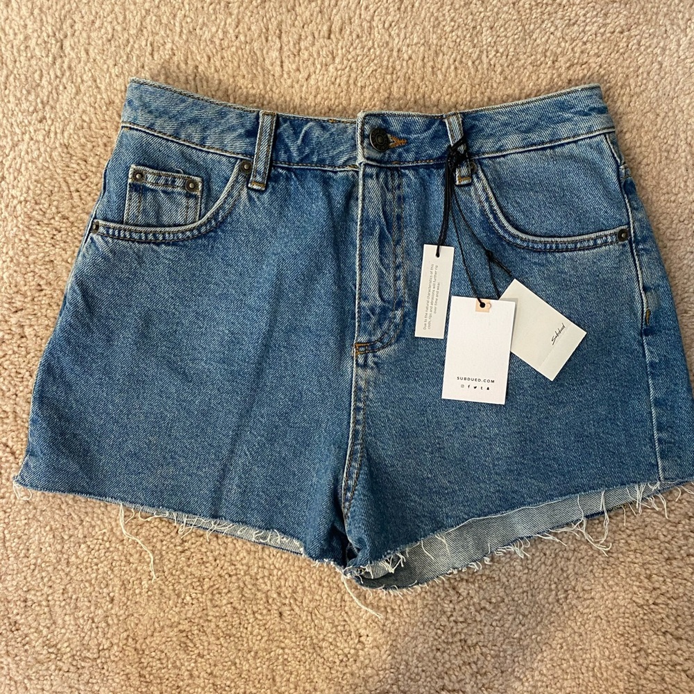 never worn with tags subdued denim shorts size 27